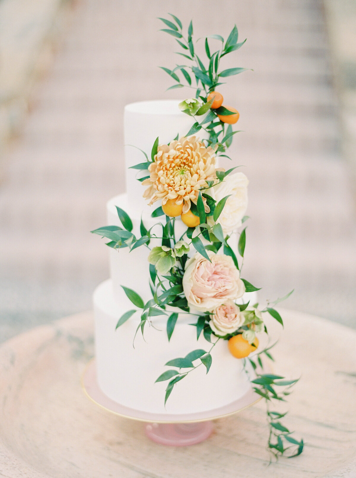 wedding-cake-with-foliage-and-florals