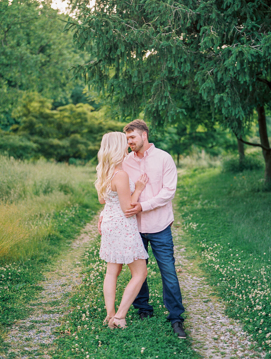 Samantha_Billy_Butterbee_Farm_Engagement_Session_Megan_Harris_Photography-10