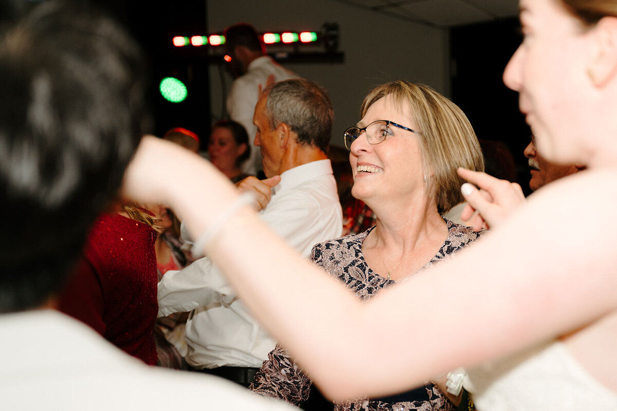 Traditional summer church wedding Rochester MN | Oduma photography -214