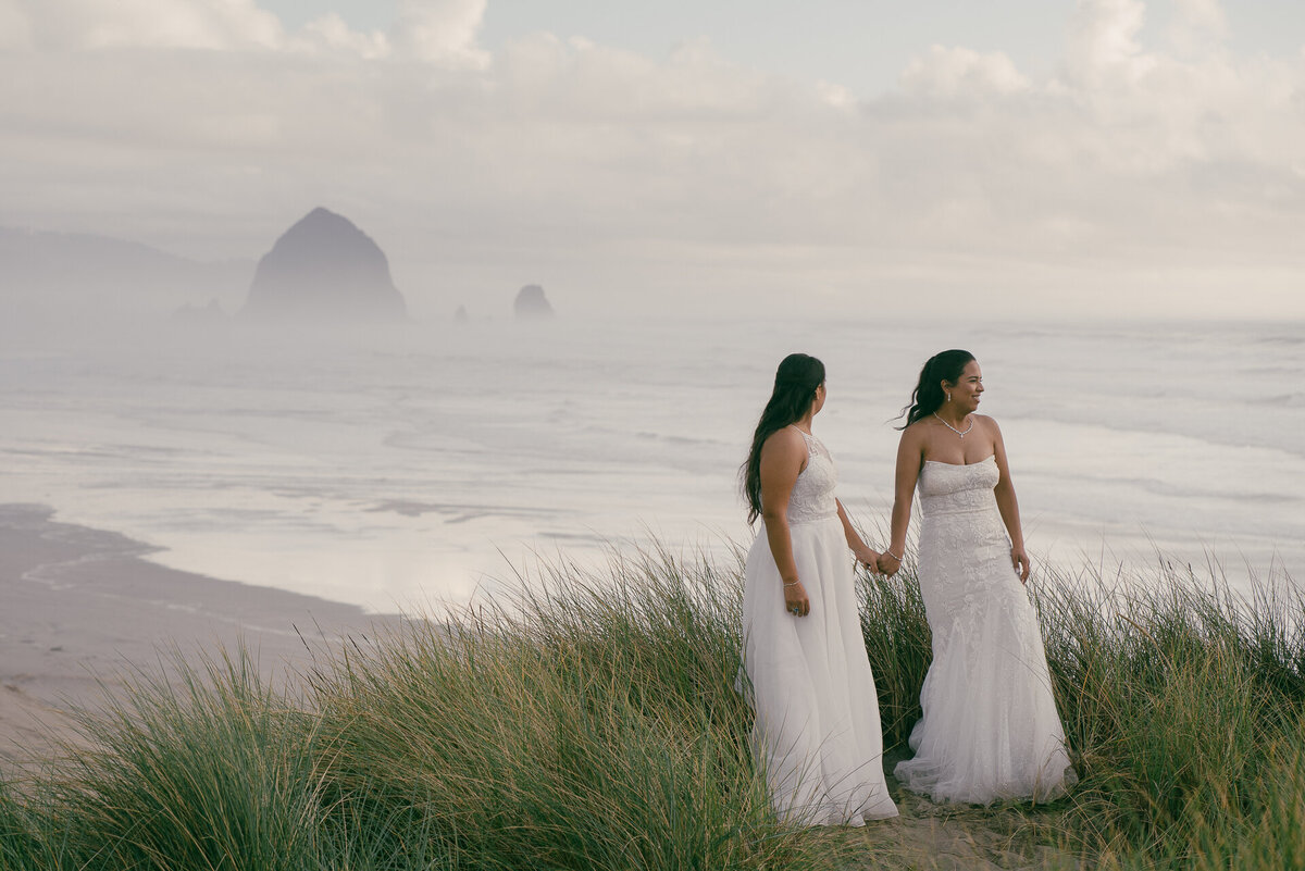 beach elopement oregon photographer-17