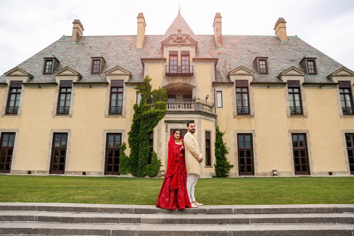 emma-cleary-new-york-nyc-wedding-photographer-videographer-venue-oheka-castle-isha-adam-31