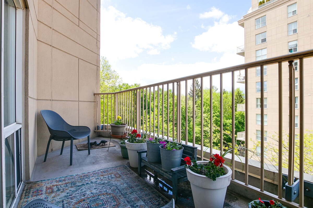35-web-or-mls-47_002_Balcony