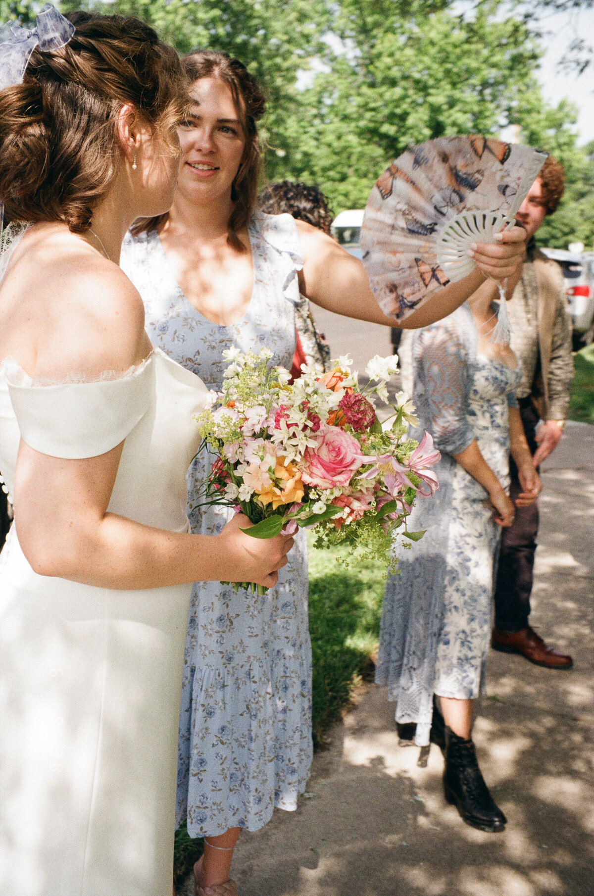 intimate-backyard-wedding-columbia-missouri00014