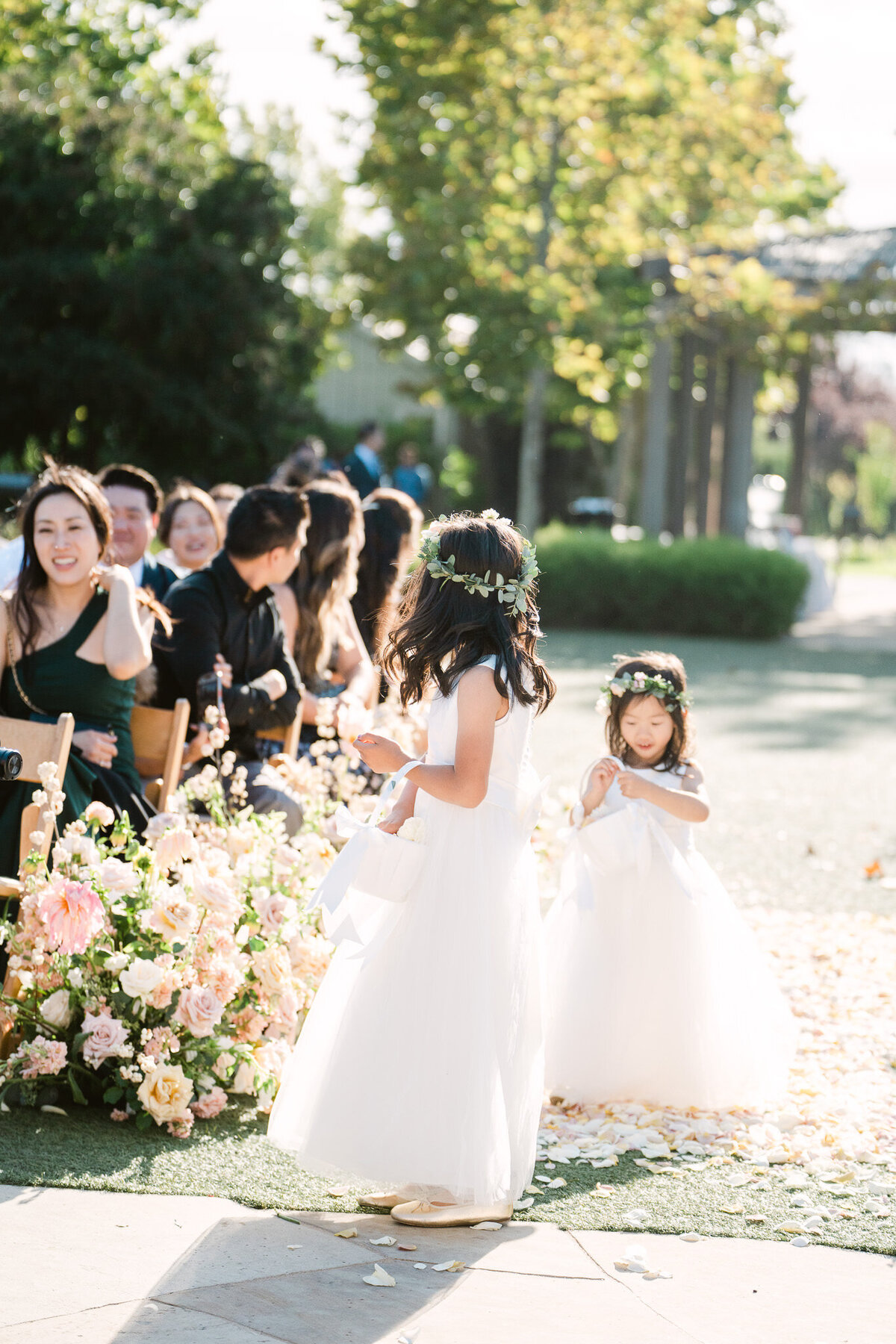 bride and groom ceremony outdoor pictures