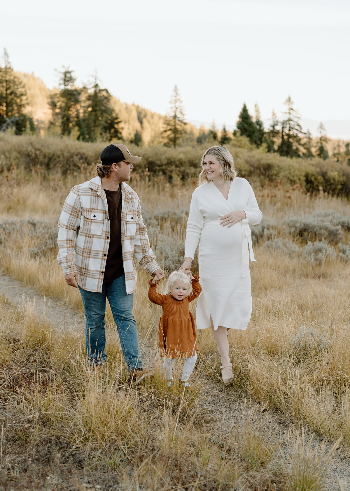 EMILY B. PHOTO CO. -- Medford Family Photographer -- Bennett Maternity -- Mt. Ashland Family Photos -- Previews-5