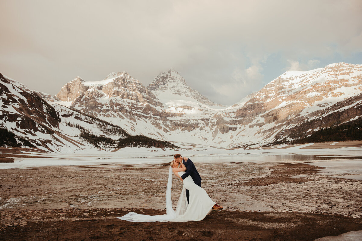 MOUNT_ASSINIBOINE_HIKING_ELOPEMENT_PHOTOGRAPHER_RMPCO.-00363