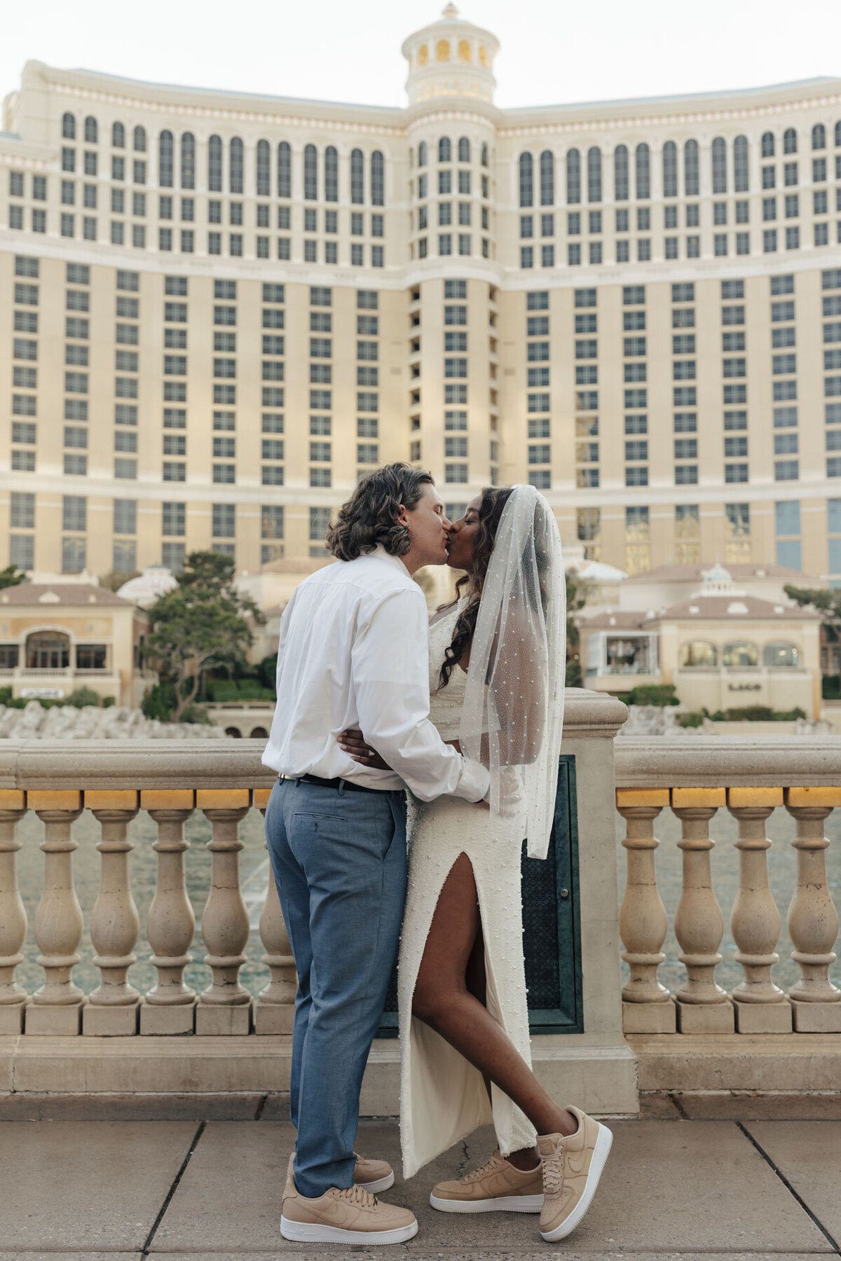 earth-to-madison-dallas-wedding-photographer-for-unique-couples20