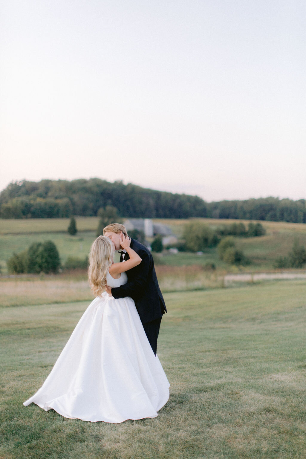 NikkiSanterre_EastCoastLuxuryWeddingPhotographer_WilmingtonWeddingSocialGracesEvents_Emma&Andy-196