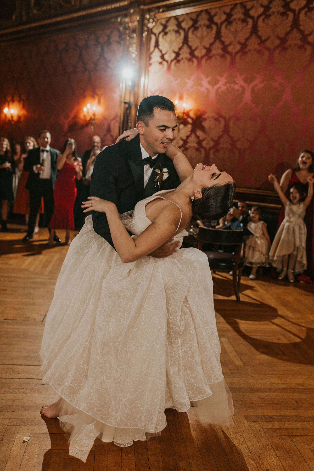 WELLING-FLORES.Wedding.EngineersClub-rcptn-210