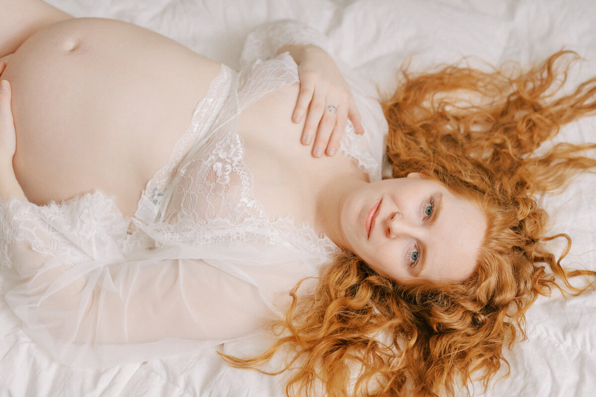 intimate-maternity-boudoir-session-39