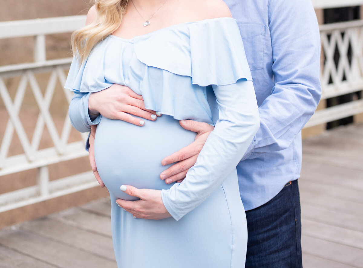 Maternity Session with shades of blue for family outfits