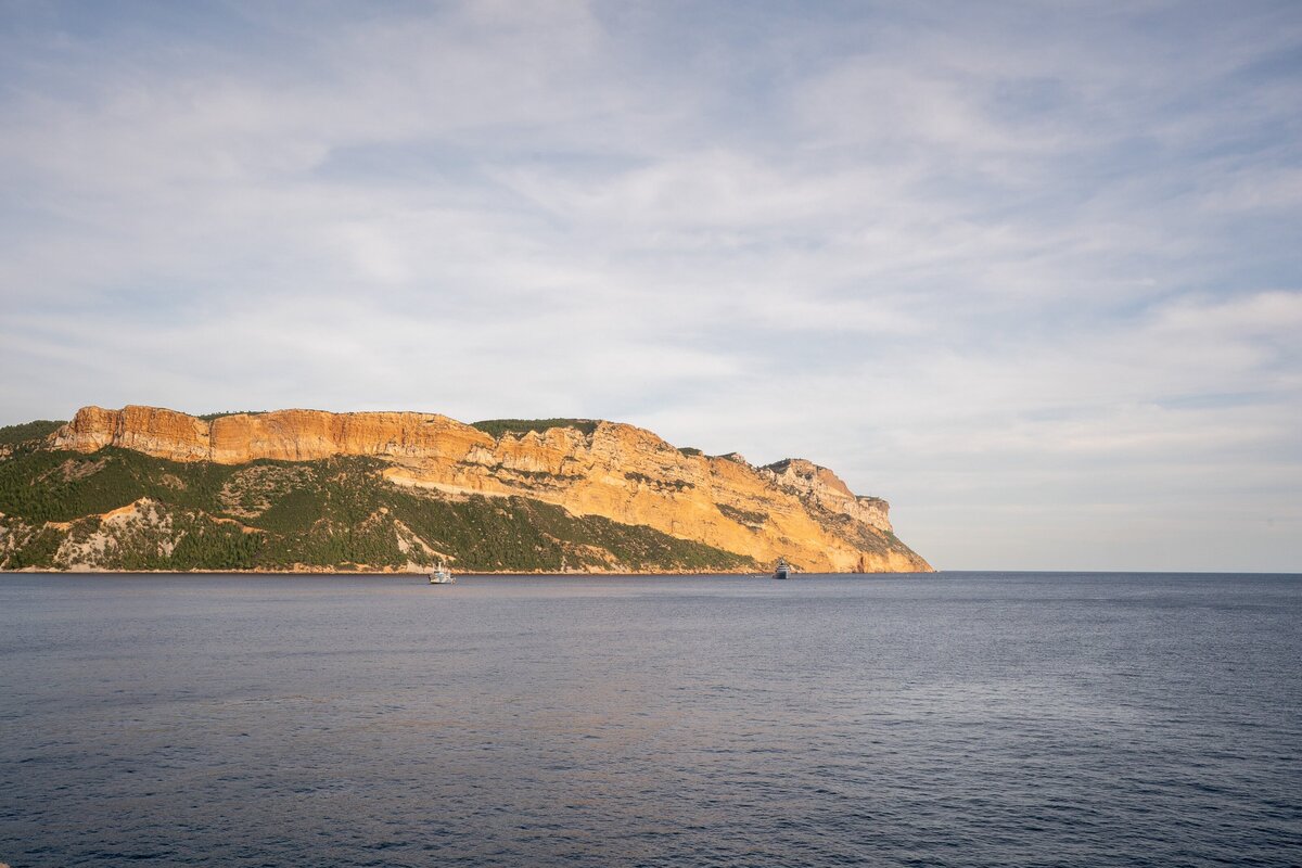 Dreamy Cassis Engagement Photoshoot