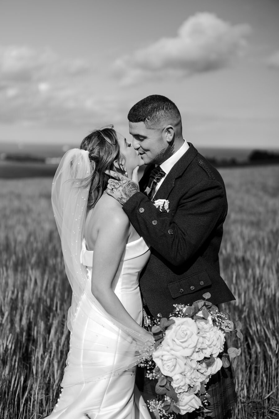 Nicola-Campbell-Editorial-Wedding-Photographer-Scotland-The-Ship-Kinghorn-Mr&MrsODonnell-6632