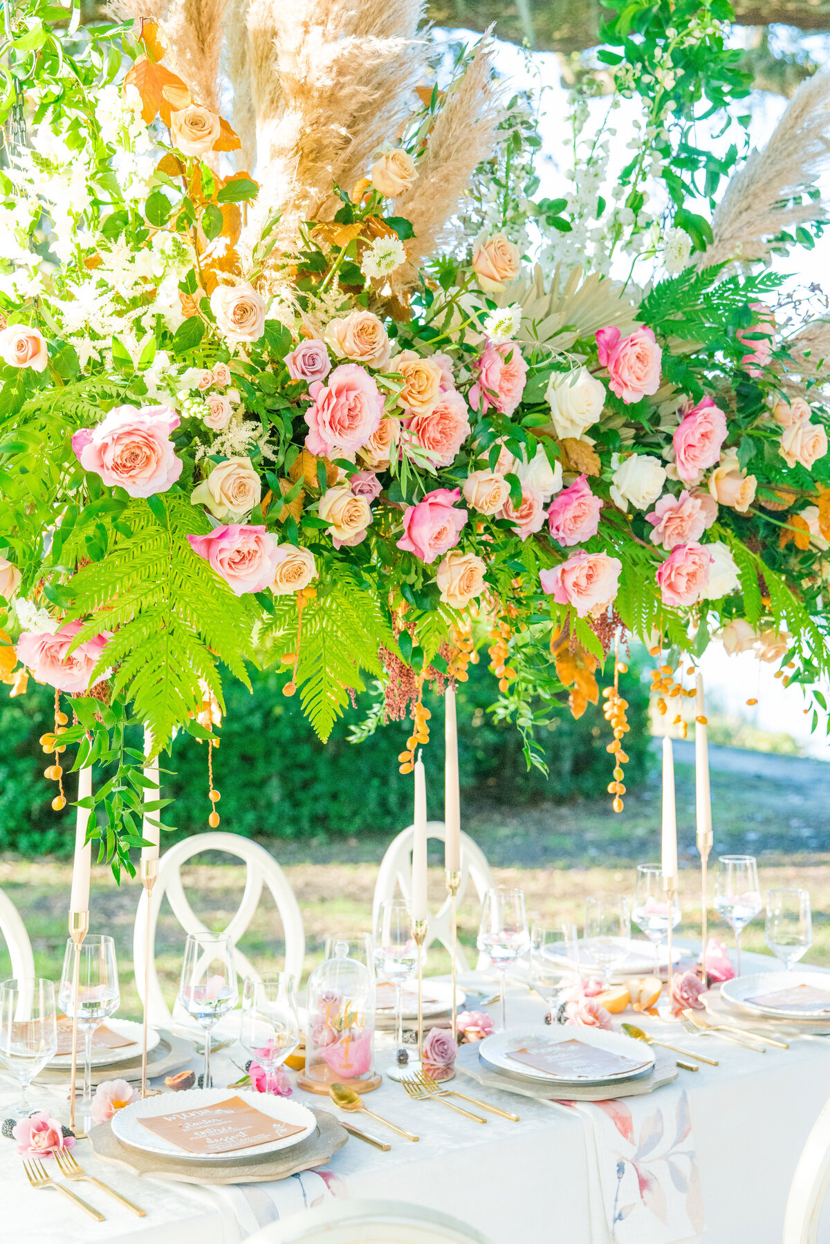 colorful table at middleton place wedding