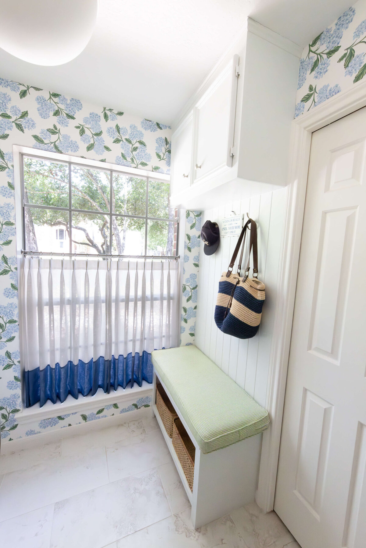 mudroom-southern-interior-the-woodlands