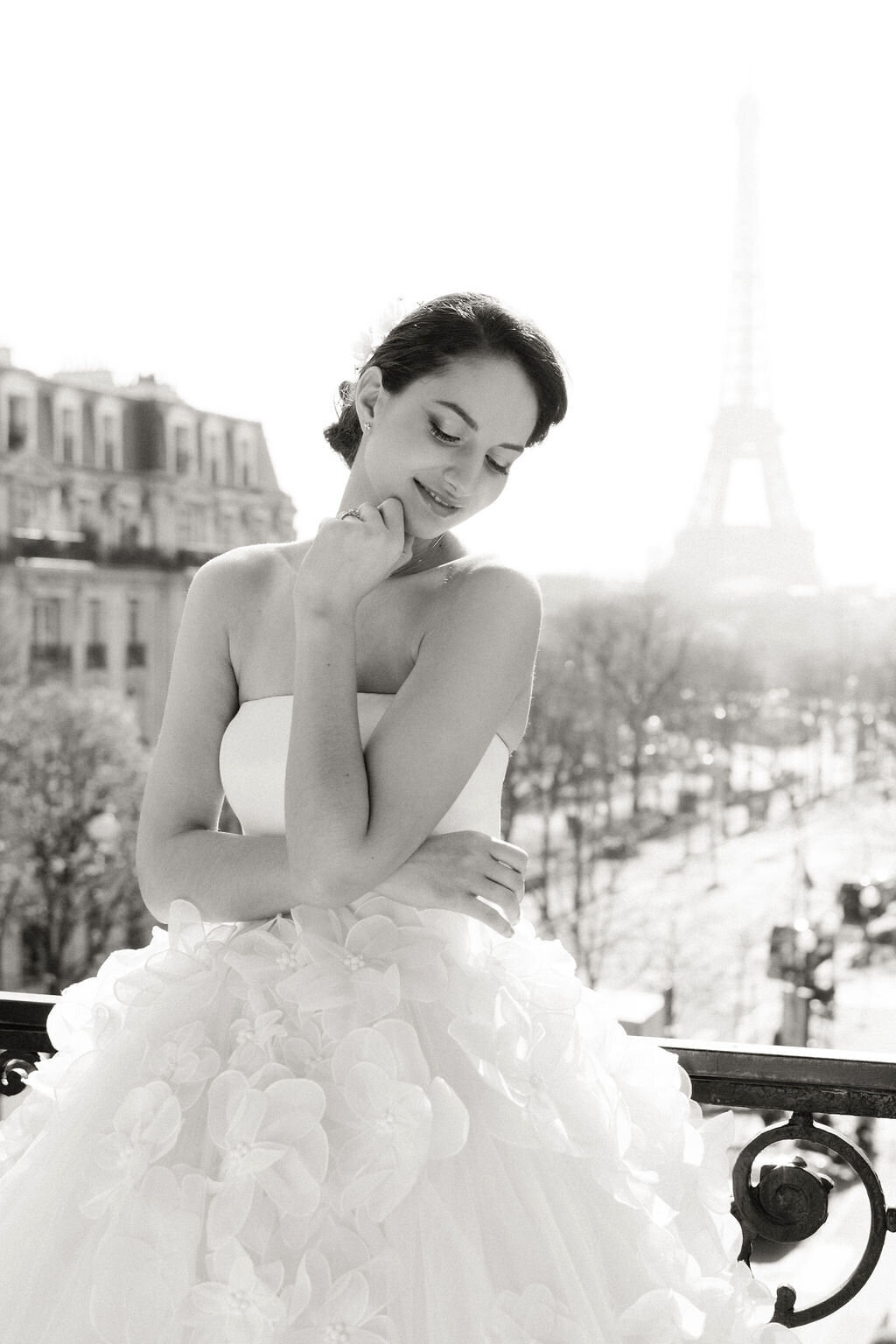 bride-with-eiffel-tower2
