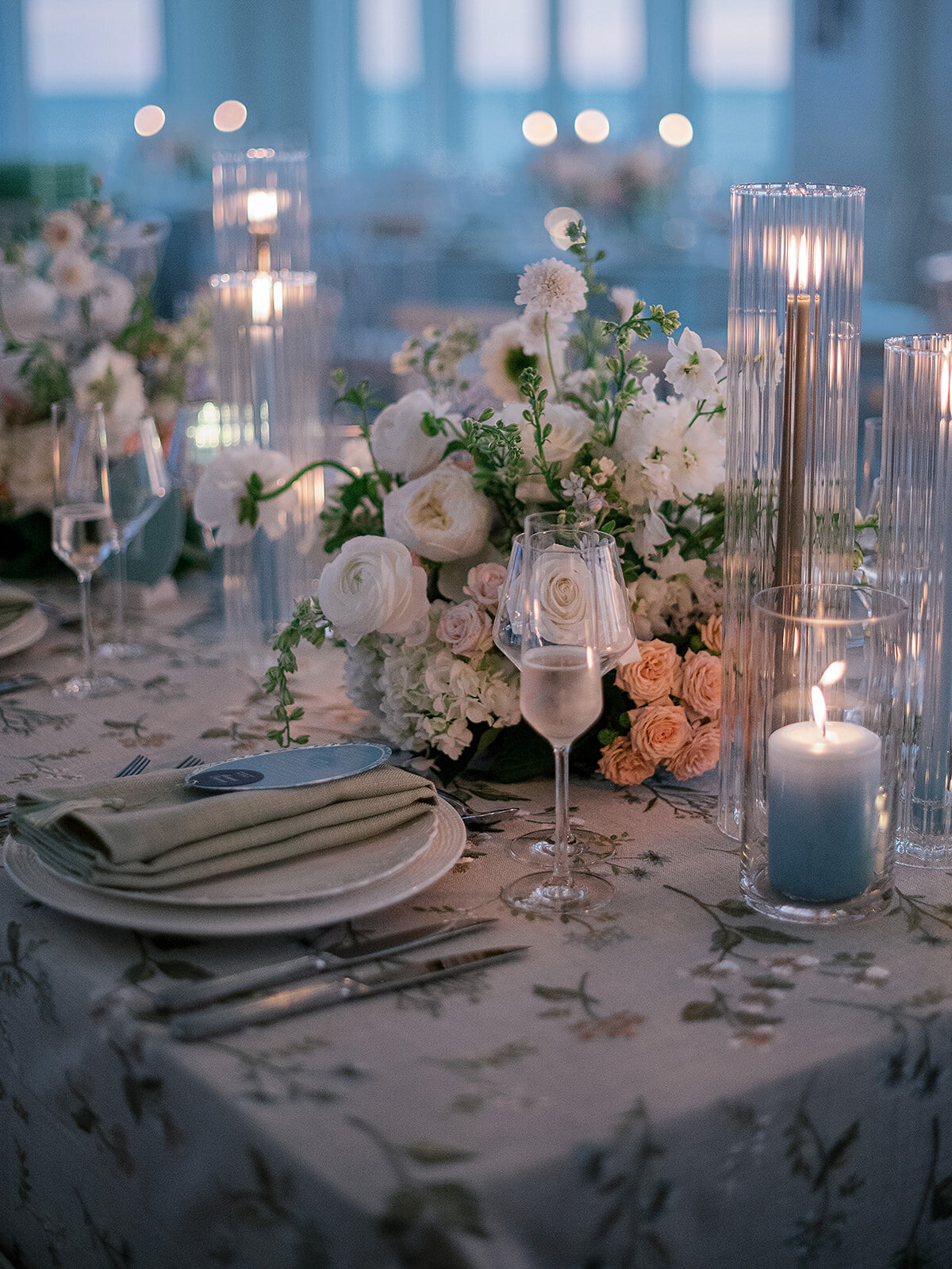 Kate_Murtaugh_Events_Cape_Cod_wedding_planner_reception_headtable_design
