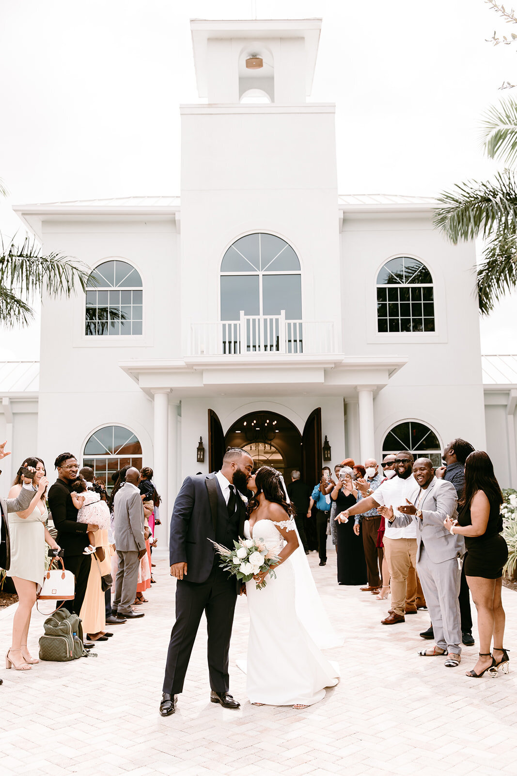 jessica-cruz-photography-harborside-chapel-florida-elopement-chantilly-chic-1