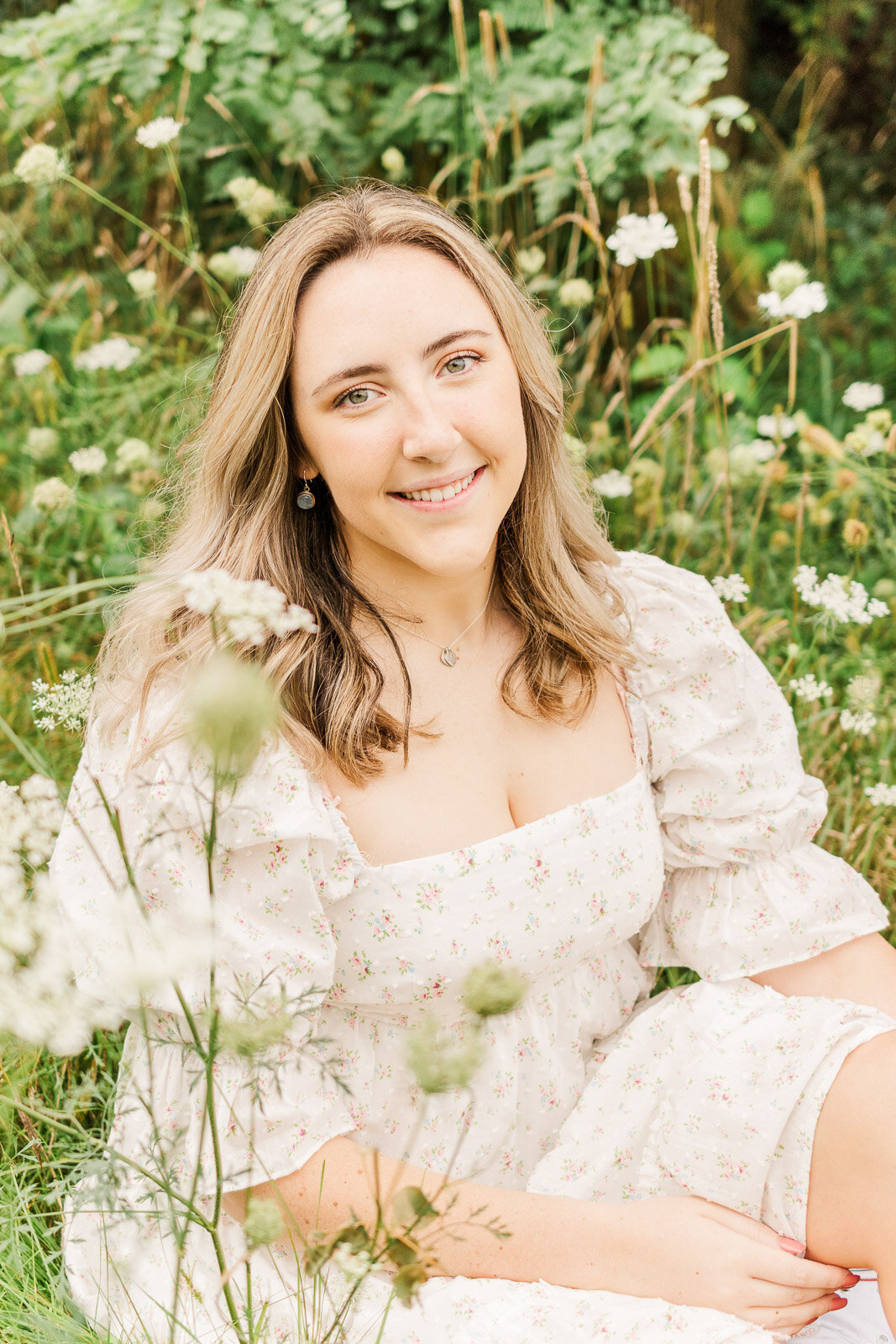 Milwaukee based photographer, Milwaukee wedding photographer, wisconsin photographer, Meredith Mutza Photography, headshot photography, Milwaukee portrait photographer, Milwaukee wisconsin Portraits, Portraits in Milwaukee Wisconsin, Portrait photographer, Headshot Photographer,  flowers, field of flowers,