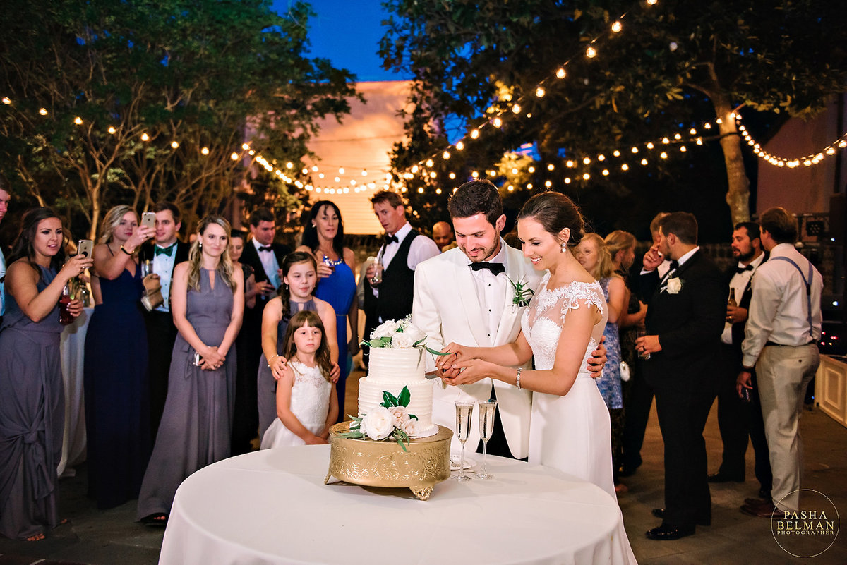 Wedding Photos - Gadsden House Wedding by Top Charleston Wedding Photographer