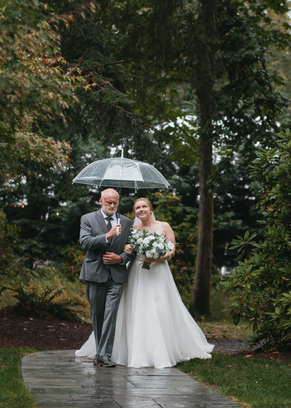 rainy-wedding-River-Valley-Oasis-washington