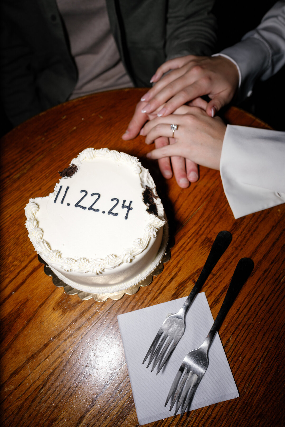 Aspen-Avenue-Chicago-Wedding-Photographer-Hilton-Palmer-House-Vintage-Hotel-Timeless-Editorial-FAV-97