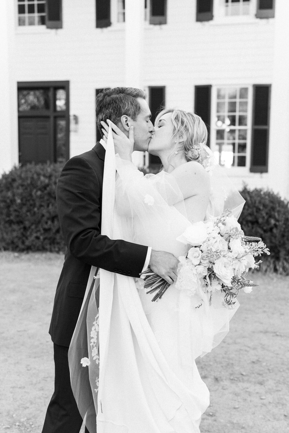 Hannah Malloy Virginia Wedding Portrait Family Photographer-717