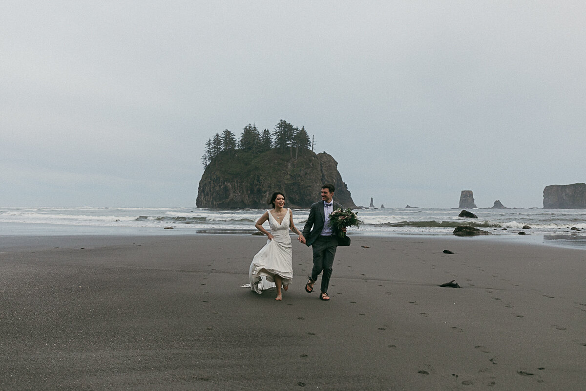 washingtonelopementphotographer-fernacreswedding-forkswashingtonwedding-pnwelopement-133