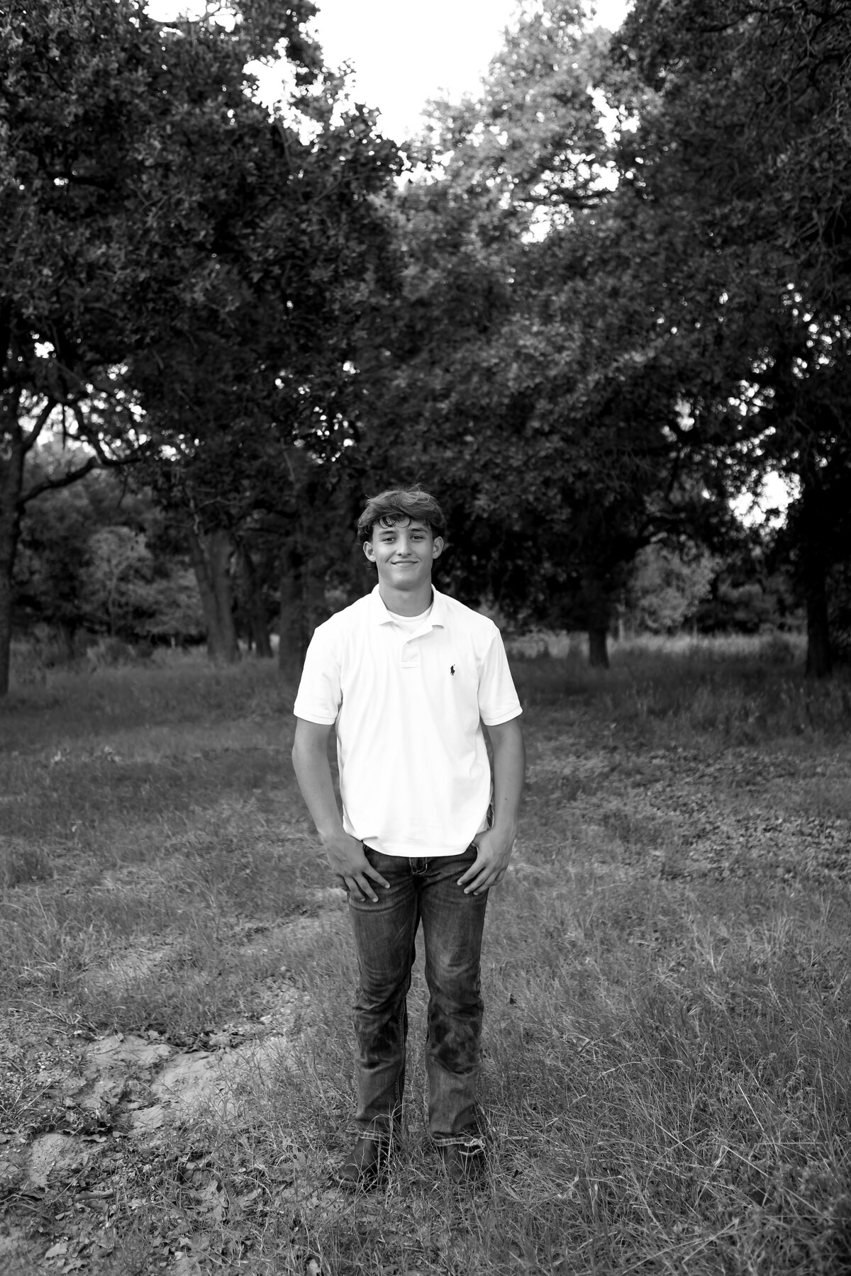 Fort Worth Senior Photographer-1V5A4006-Edit copy bw