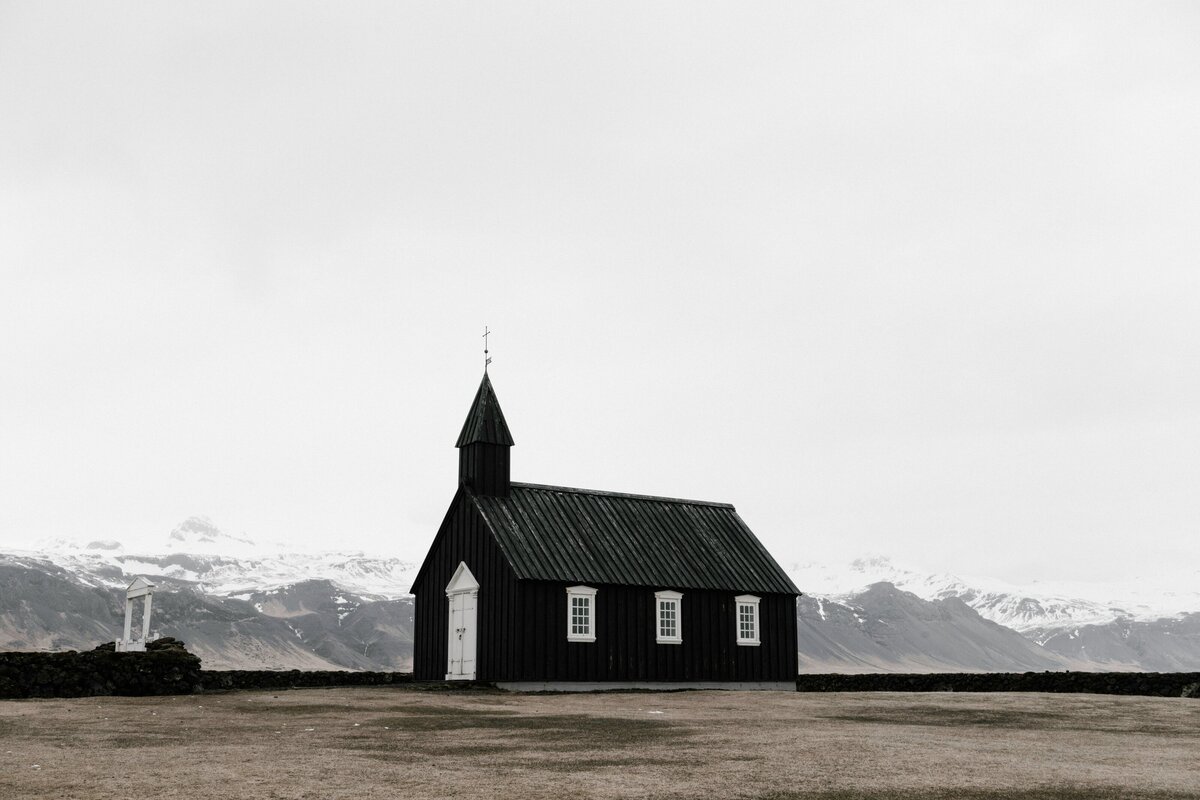 mitchell-hollander-hcrTWZeCft8-unsplash