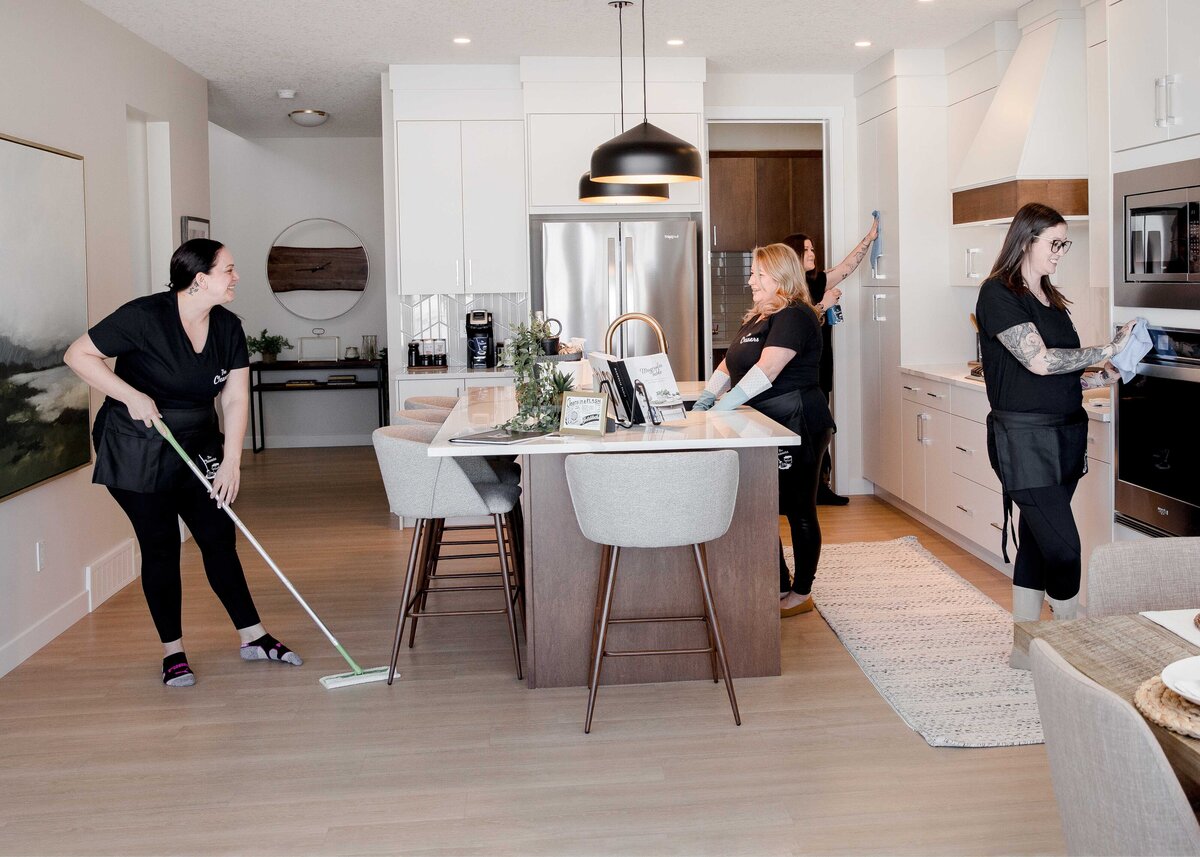 The Cleaners - 2023 (52)