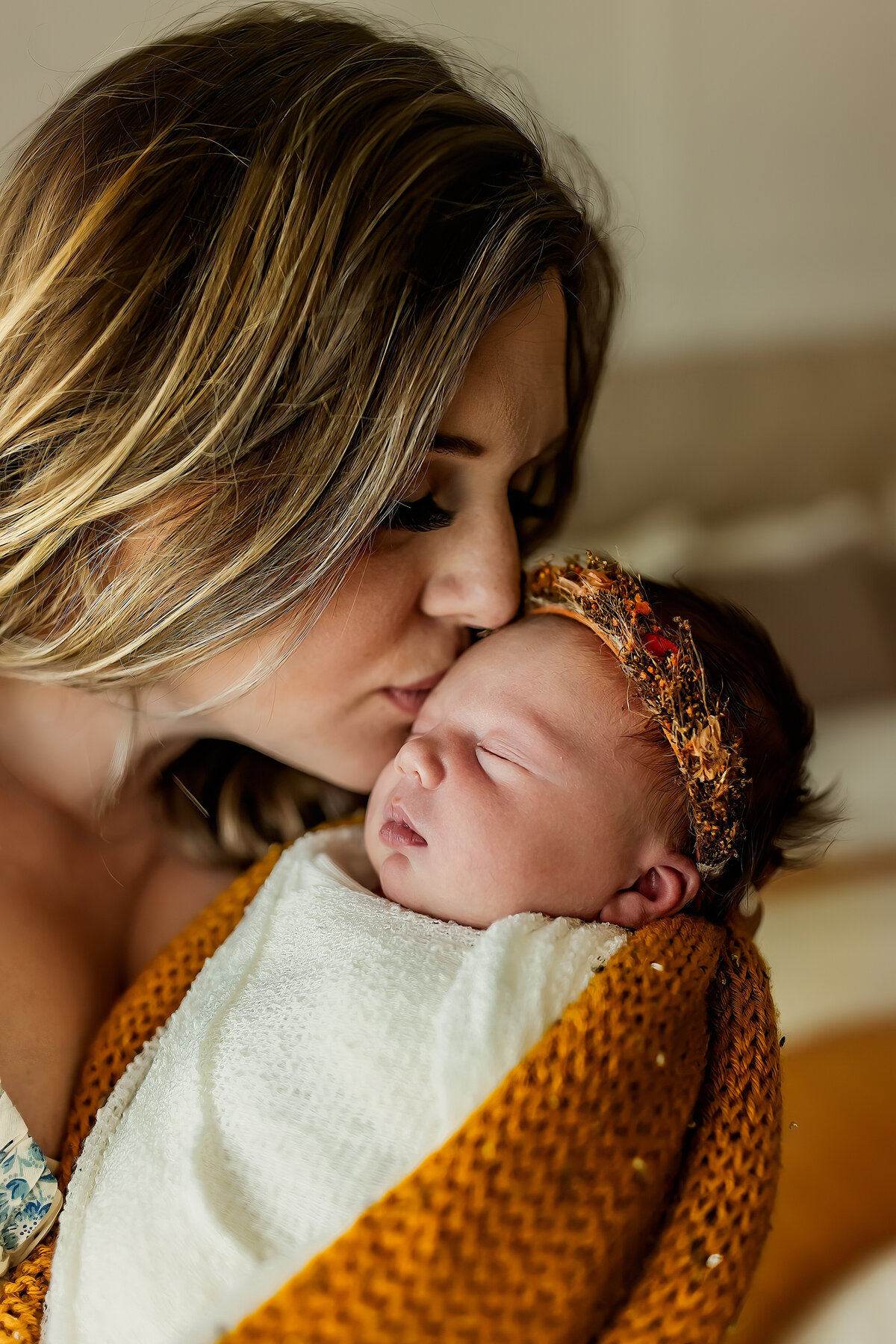 Lifestyle newborn session in home | Burleson, TX Newborn Photographer