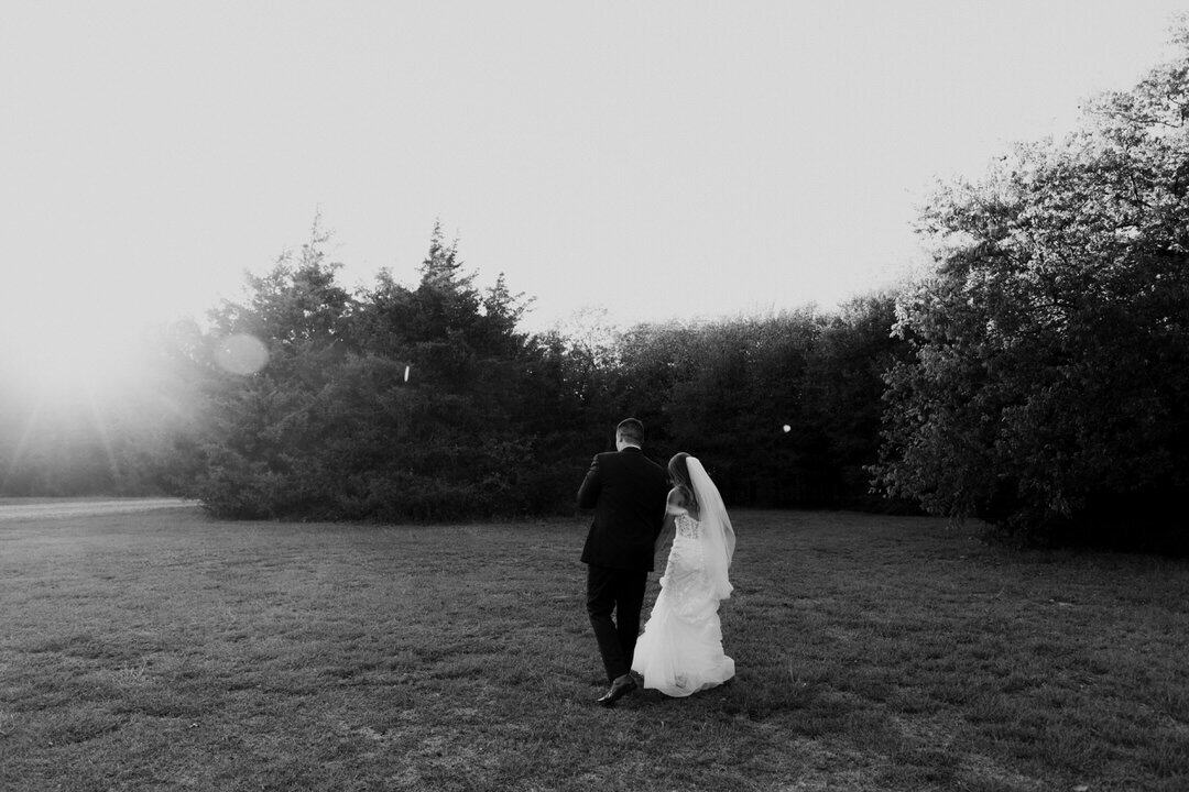 black-and-white-wedding-dallas-photographer