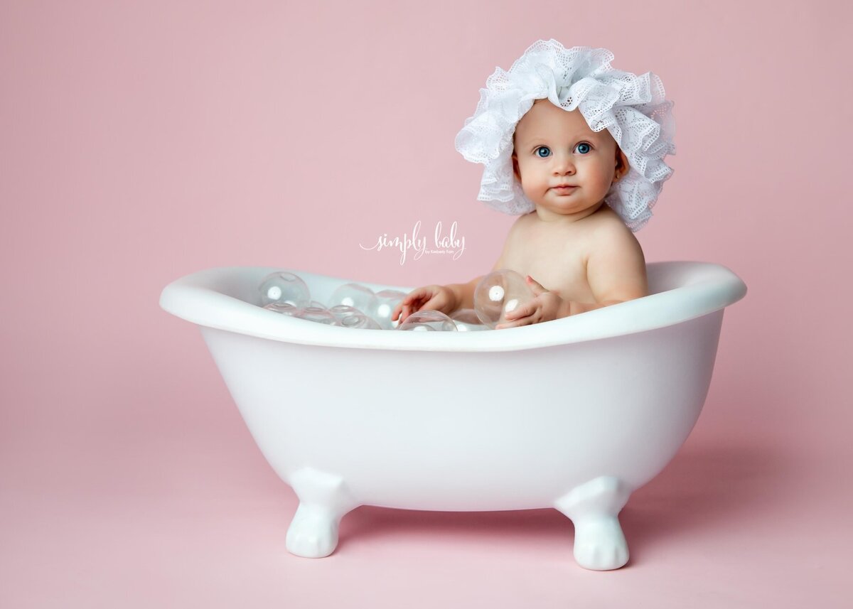 Bubble-Splash-Newborn-Photographer-Baby-Pictures