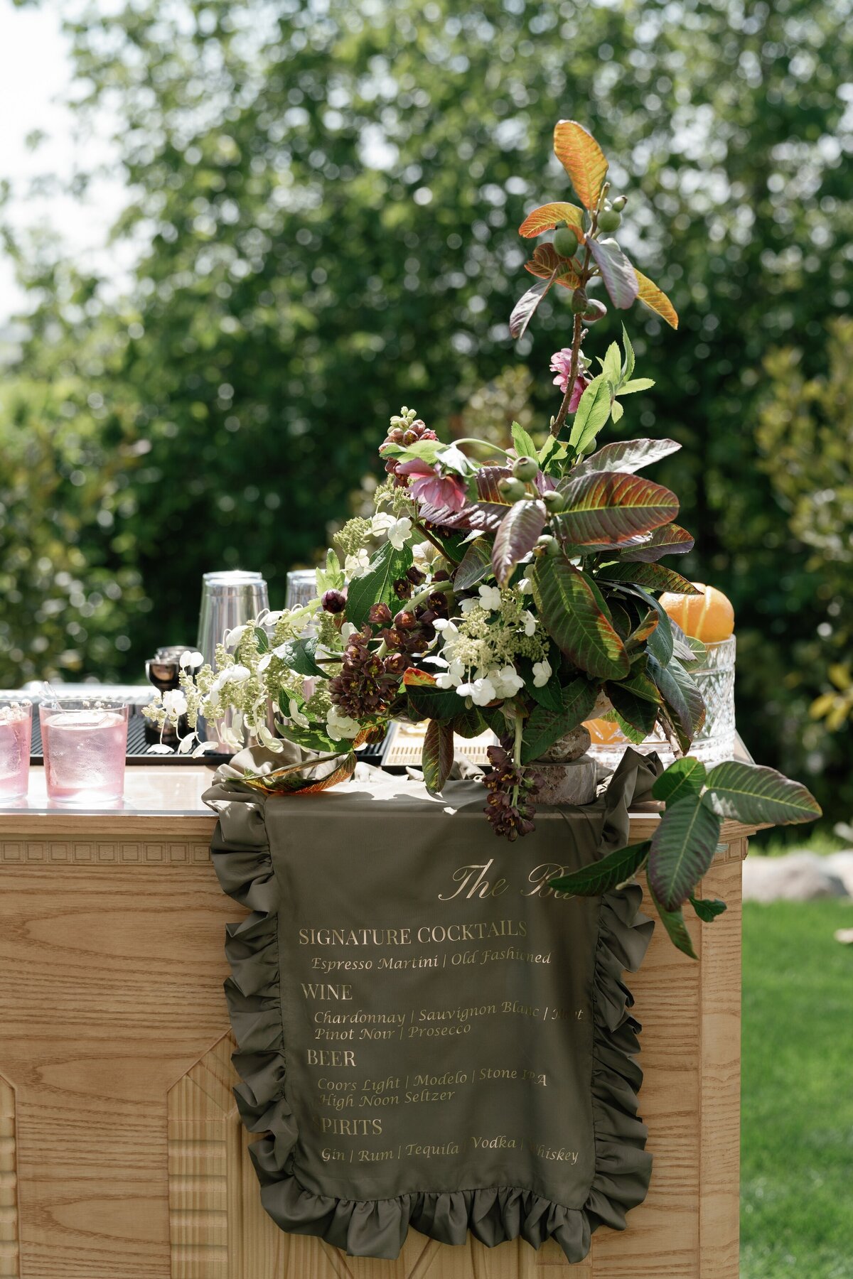 Jeune-Perche-Faye-Fern-Creative-MVFPortraits-Reception-Details-90