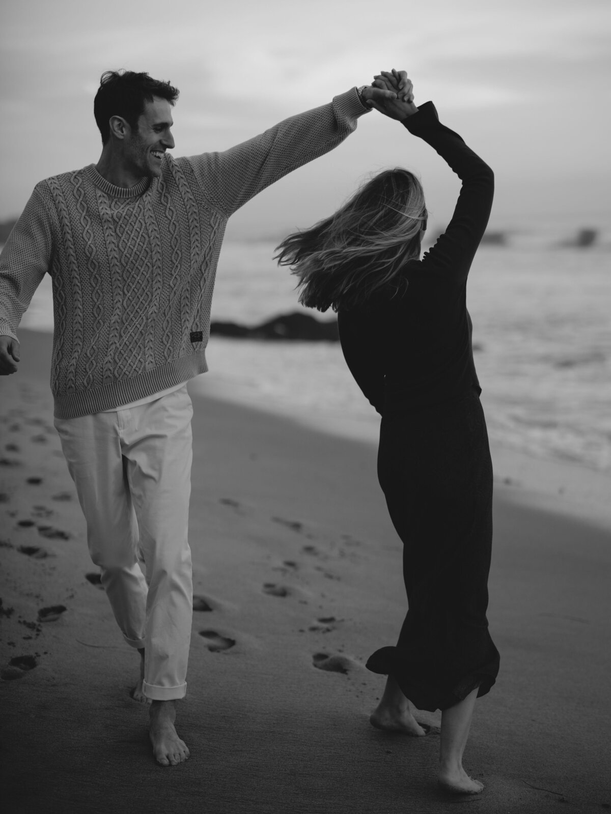 couple dancing in Laguna Beach