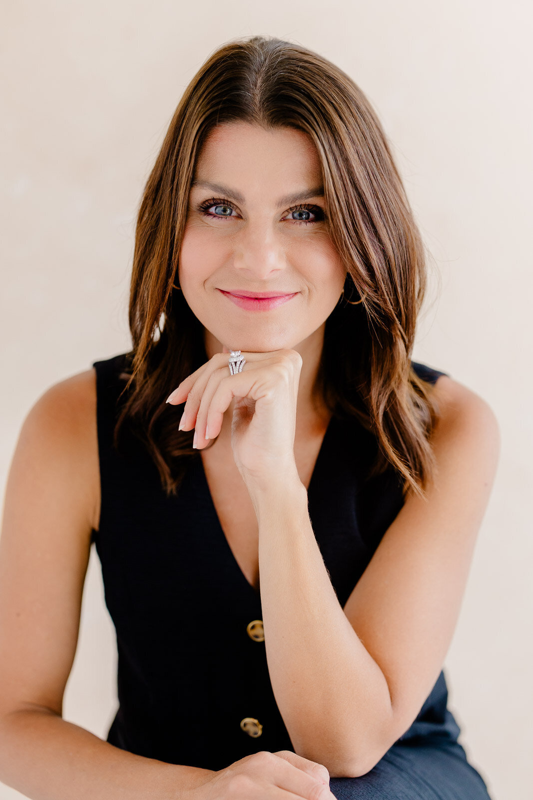 Headshot Alyson-1