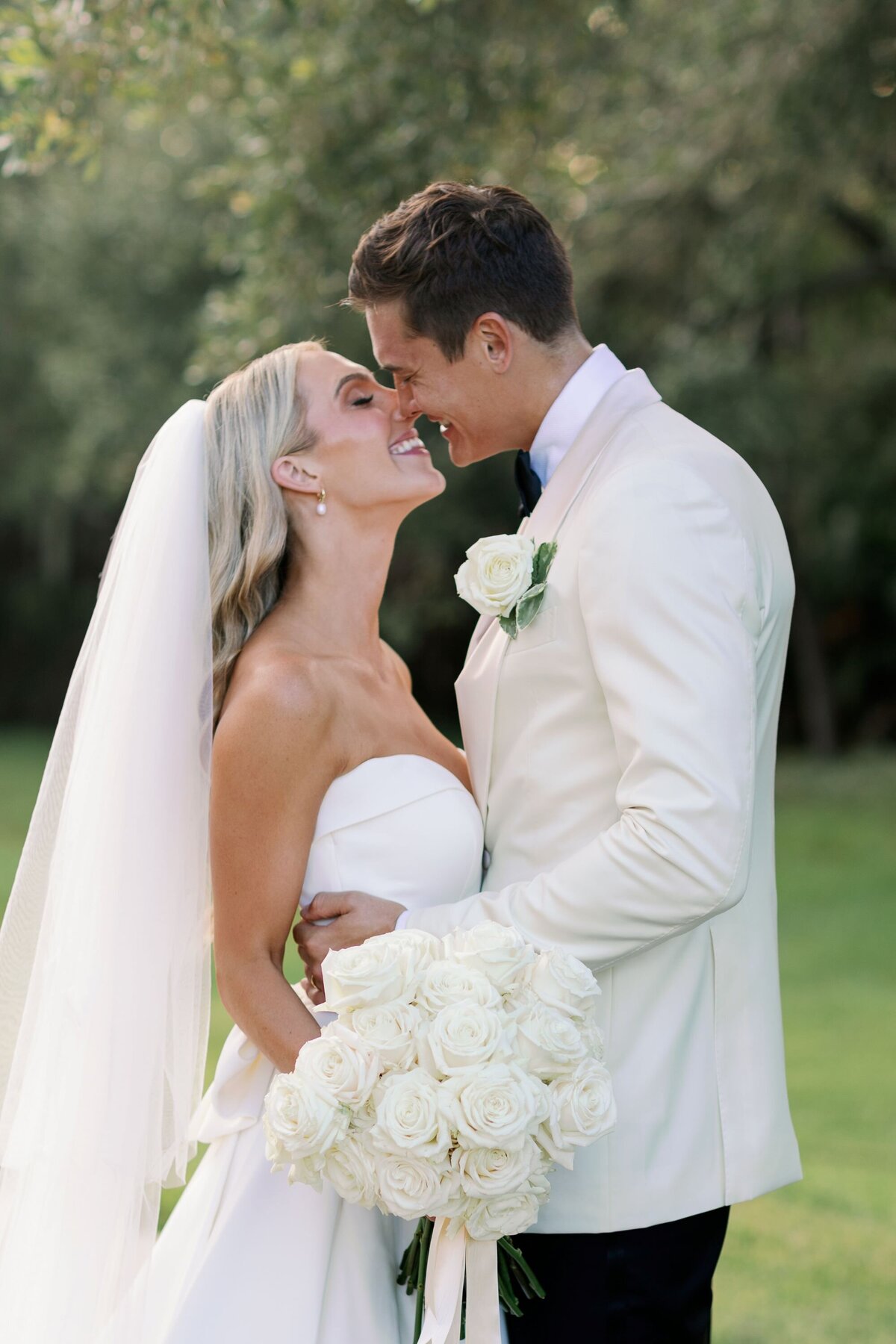 brittany-pannebaker-tampa-florida-destination-wedding-photographer-wedding-chandler-and-cole-tampa-harborside-chapel-407