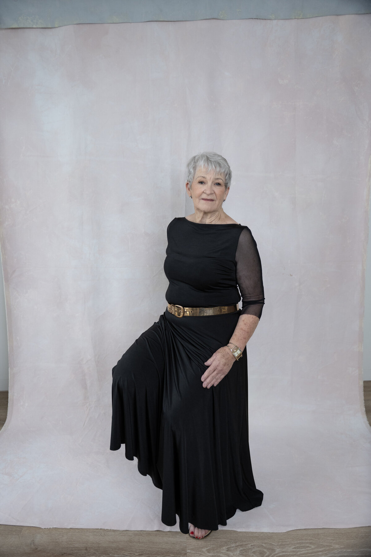 22001_L&B2_LEESA MULHALL_KAY BLACK DRESS-1_WEB_01