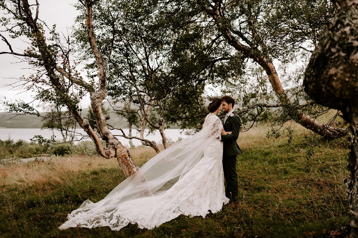 Fotograf-Yohanna-Martensson-Brollopsfotograf-brollop-i-Fjallnas