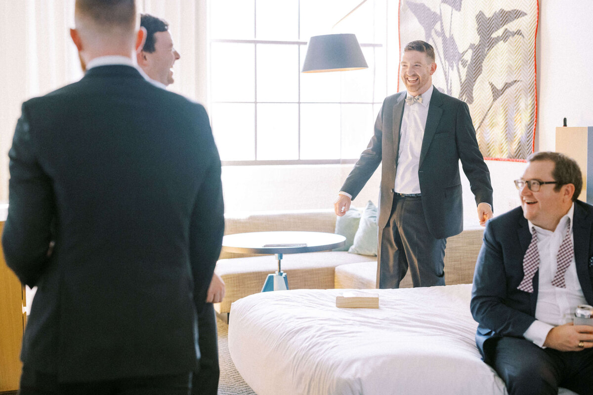 groomsmen-getting-ready