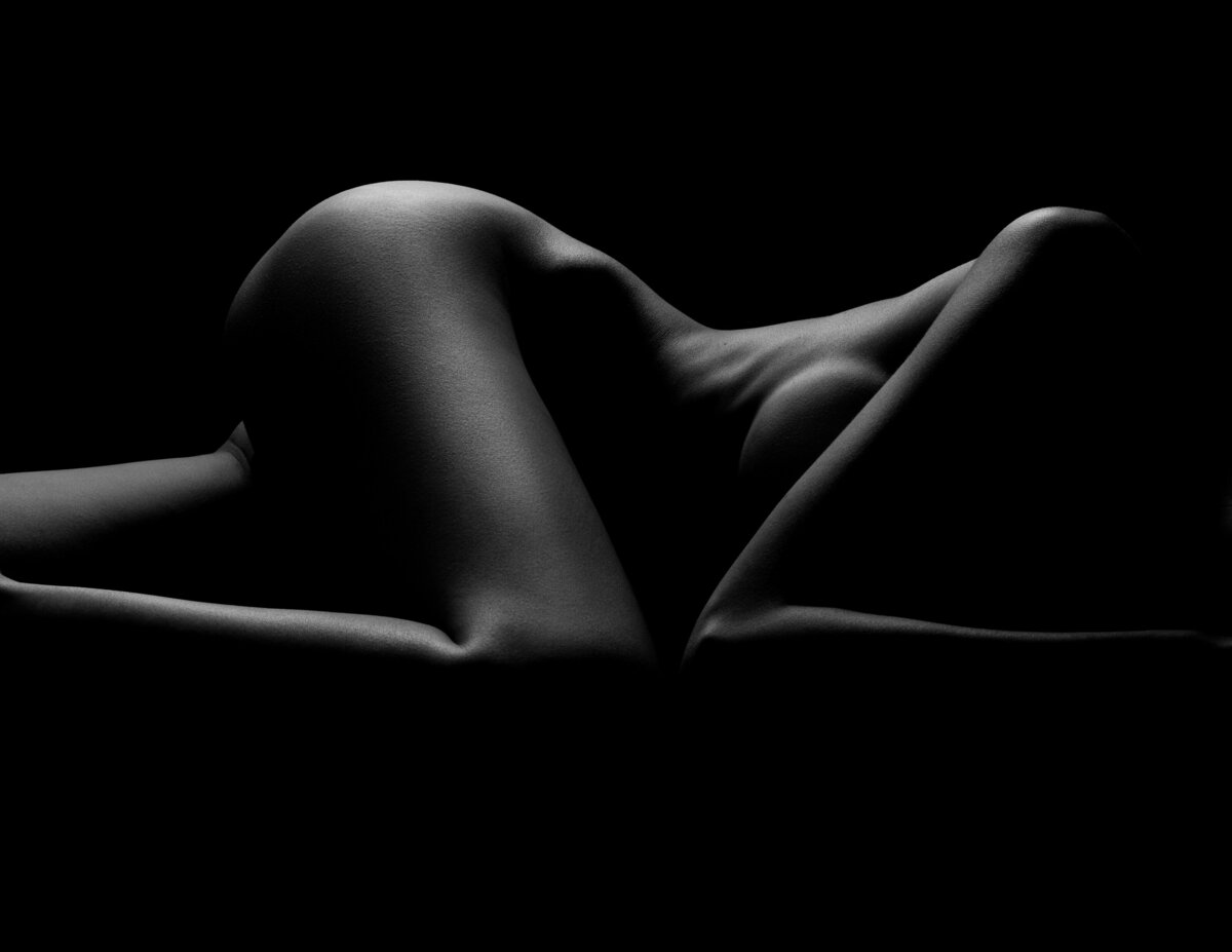 Nude fine art portrait photography in black and white