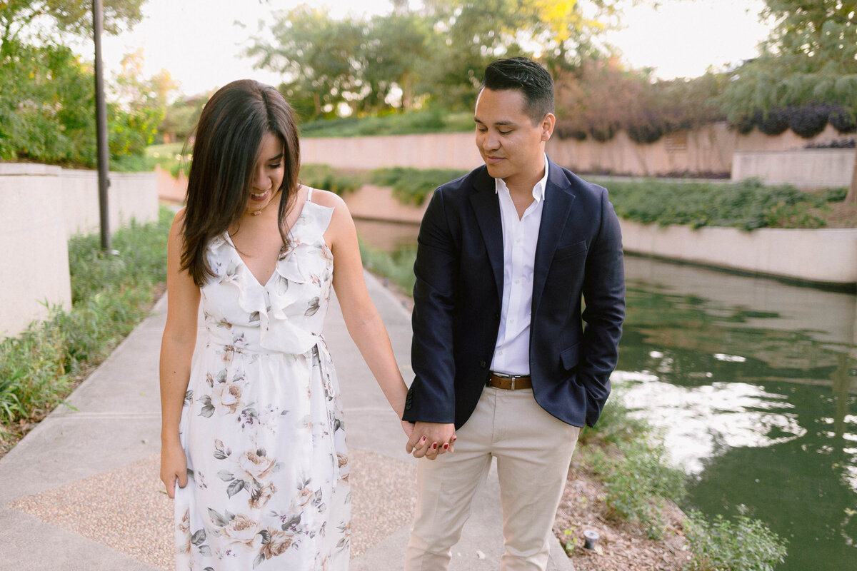 Texas-San-Antonio-Austin-Houston-Wedding-Photographer-Engagement-AR-Pearl-Brewery_0009