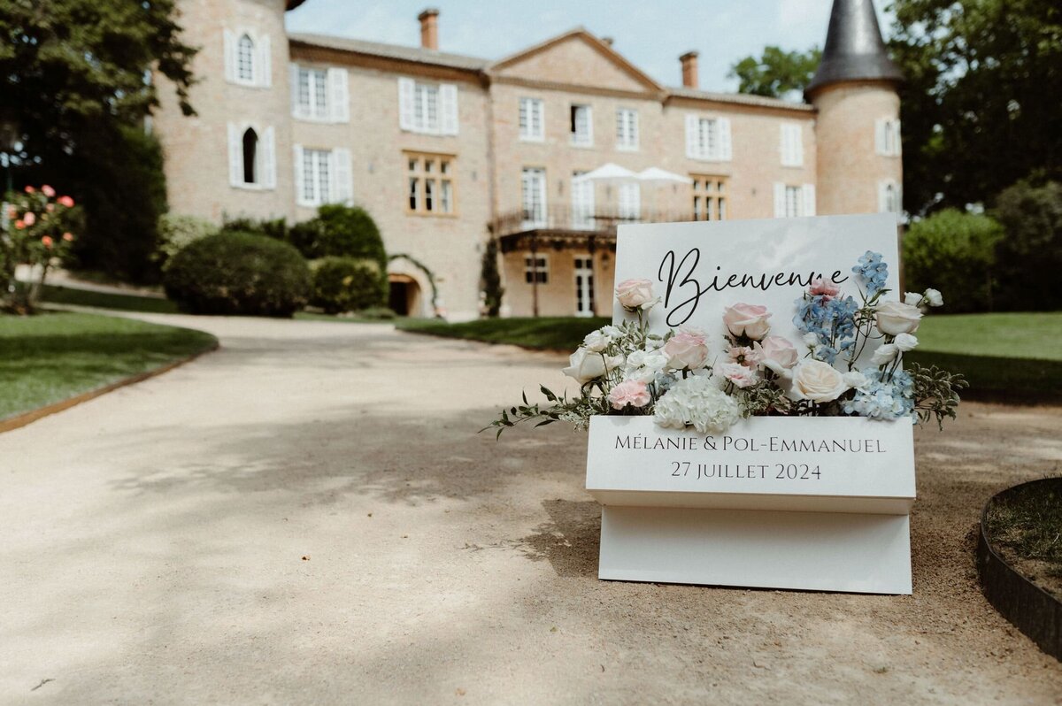panneau-accueil-mariage-decoration-florale-roses-pastel