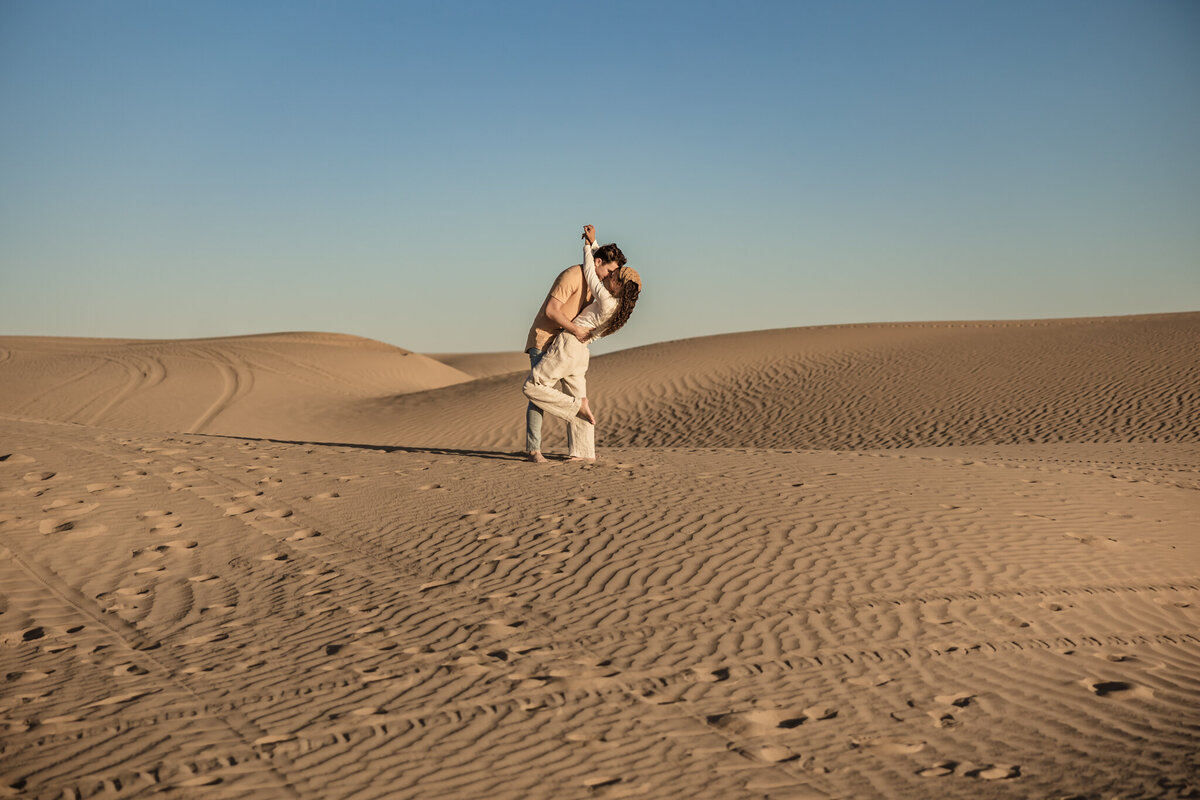 Lexi&SlatonSandDunes-5