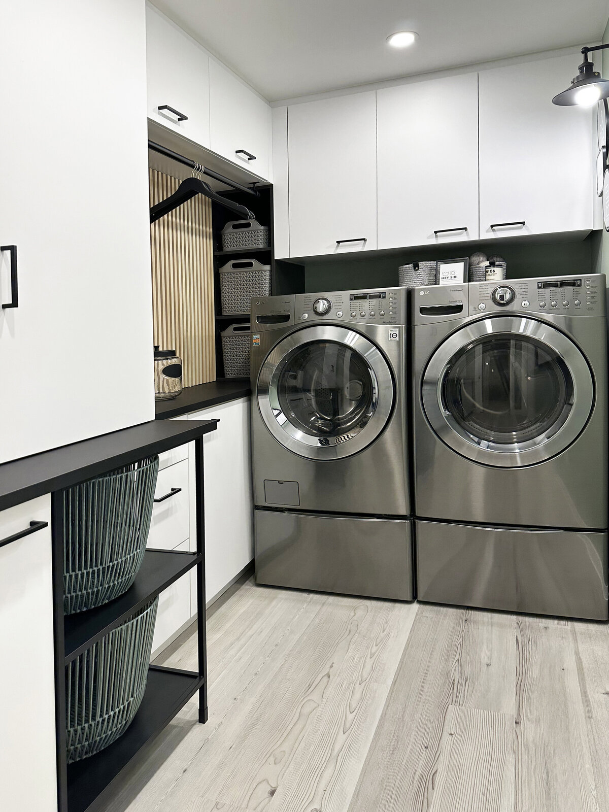 Modern Laundry Interior Design Reno Urbanomic Interiors 2021 (28)