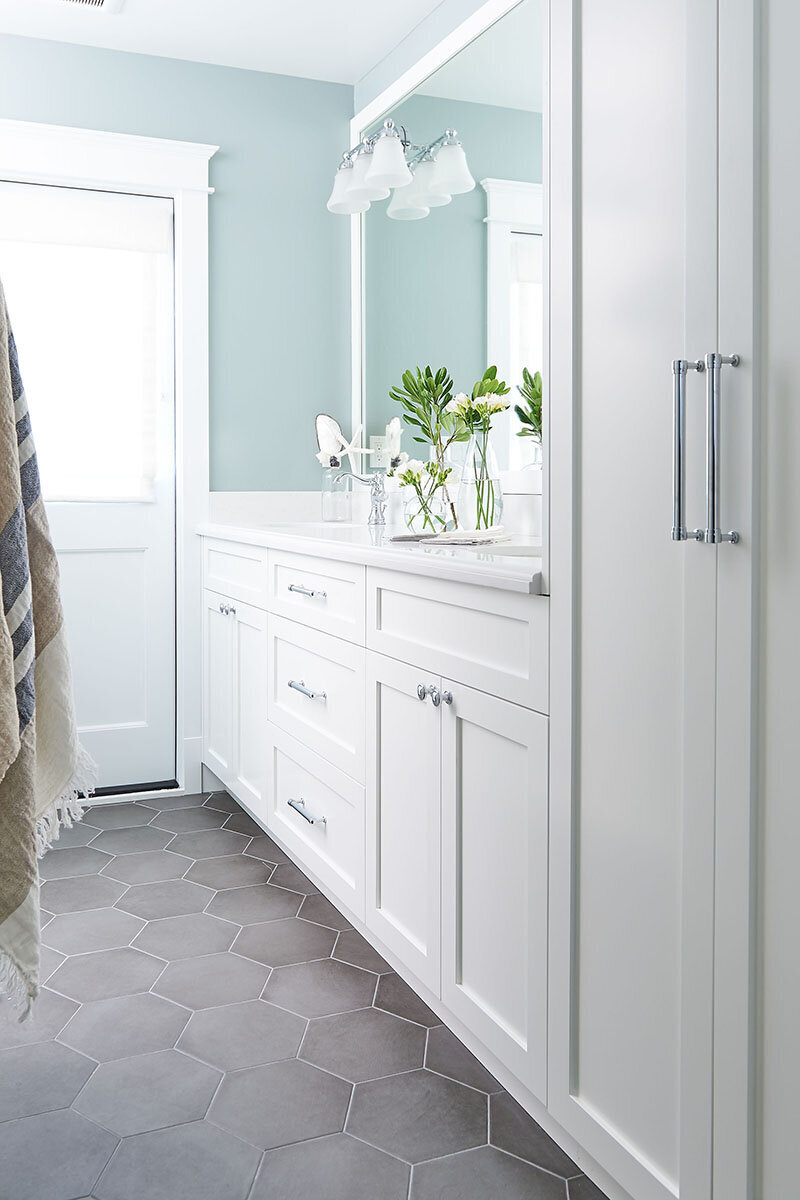 white bathroom cabinets