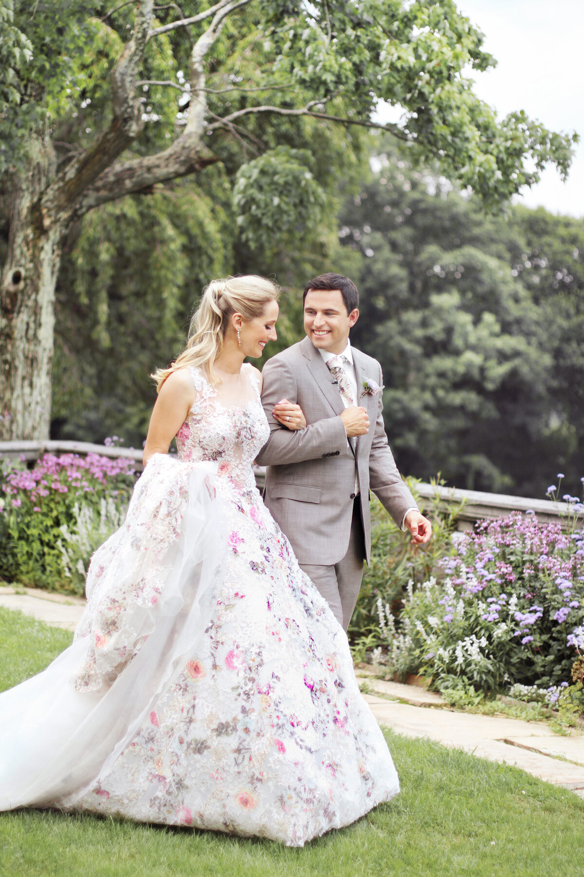 08-araujo-photography-hartwood-acres-tent-wedding