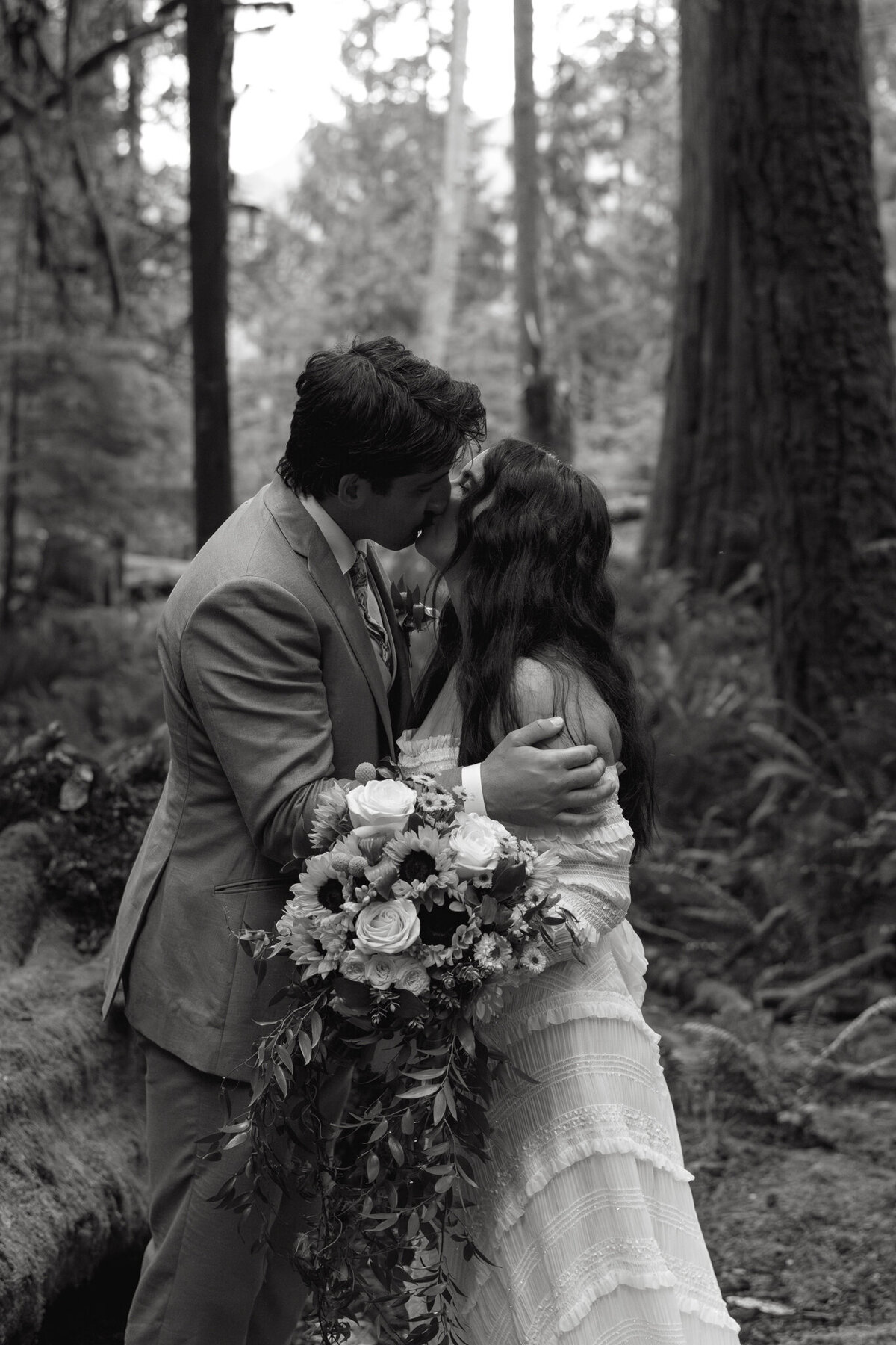 jamie-and-brian-chelsea-brown-photo-sunshine-coast-bc-wedding-photographer-183