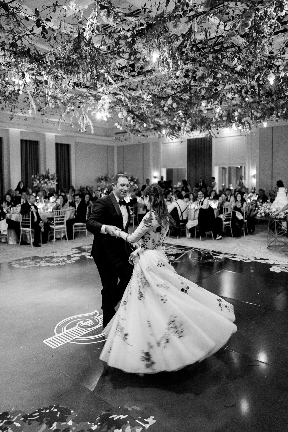 bride and groom first dance photos
